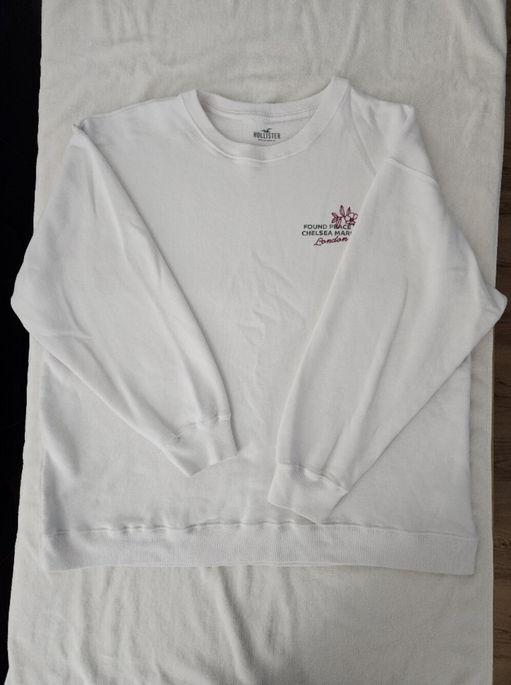 Hollister Found Peace Chelsea Market White Long-Sleeve Crew Sweatshirt XL